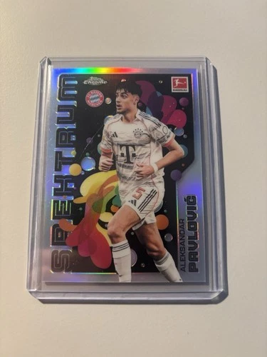 Aleksandar Pavlovic 2025 Topps Chrome Bundesliga Spektrum