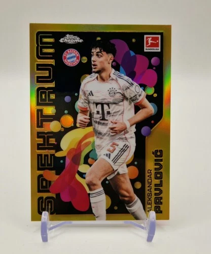 Alexander Pavlovic 2025 Topps Chrome Bundesliga Spektrum Gold