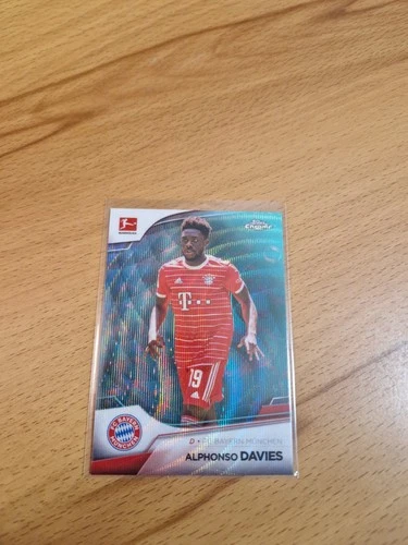 Alphonso Davies 2022 Topps Bundesliga Chrome Aqua Bubble Wave /275