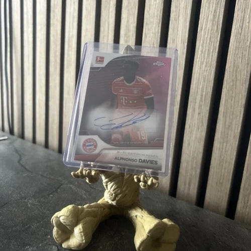 Alphonso Davies 2022 Topps Chrome /75
