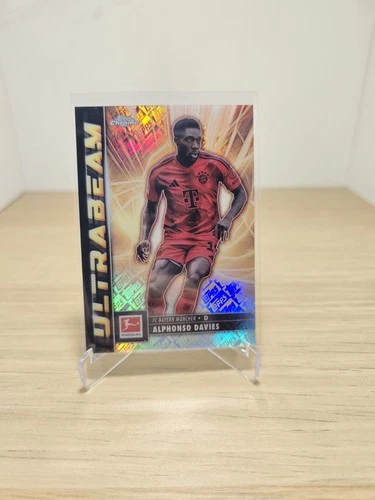 Alphonso Davies 2024 Topps Chrome Bundesliga Ultrabeam Toppsfractor /52