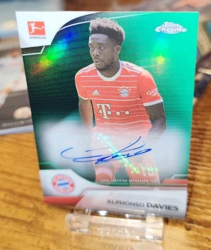 Alphonso Davies 2021 Topps Chrome Green /99