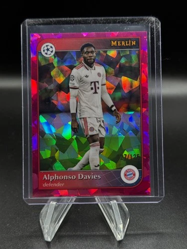 Alphonso Davies 2024 Topps Chrome Merlin UEFA Magenta Atomic /125