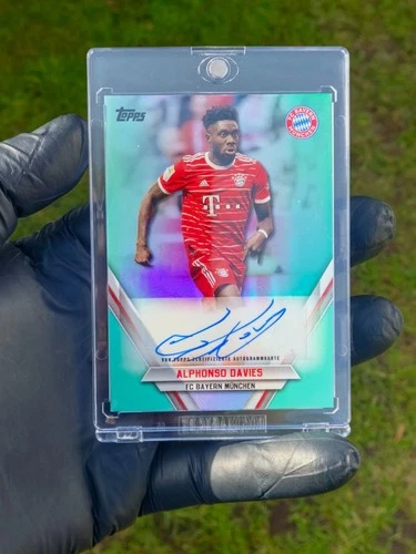 Alphonso Davies 2023 Topps FC Bayern Munich Team Set /10