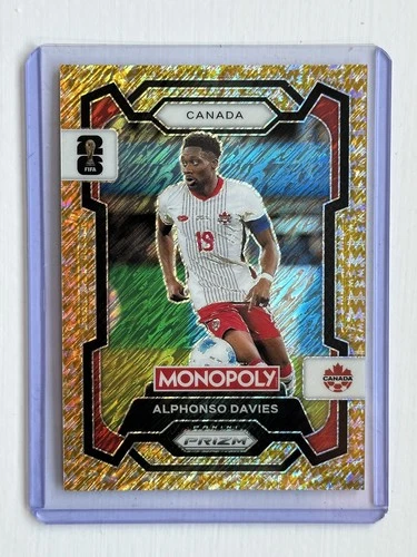 Alphonso Davies 2026 Panini Prizm Gold Shimmer /500