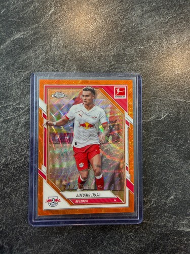 Antonio Nusa 2025 Topps Bundesliga Cromo Orange Wave /25