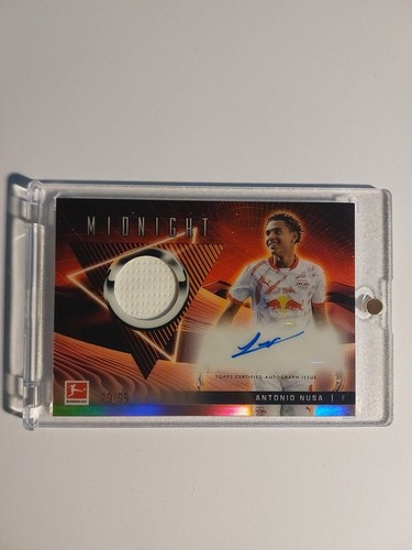 Antonio Nusa 2024 Panini Top Midnight Bundesliga Parallèle /99
