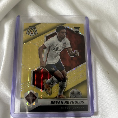 Bryan Reynolds 2021 Panini Mosaic FIFA Road to World Cup Gold Prizm /10