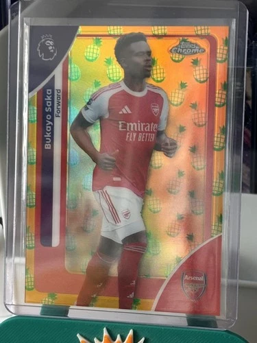 Bukayo Saka 2025 Topps Chrome Pineapple Blast Refractor
