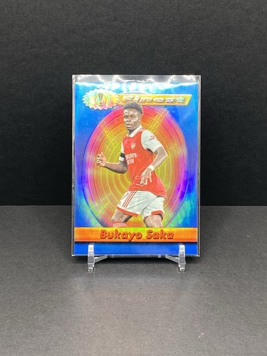 Bukayo Saka 2023 Topps Finest Blue Refractor /99