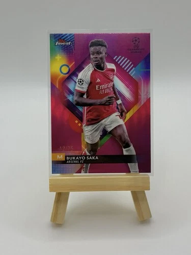 Bukayo Saka 2023 Topps Finest Pink /75