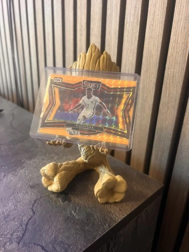 Bukayo Saka 2024 Panini Select FIFA Orange Geometric /125