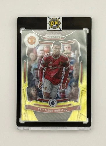 Cristiano Ronaldo 2021 Panini Prizm Green and Yellow Wave