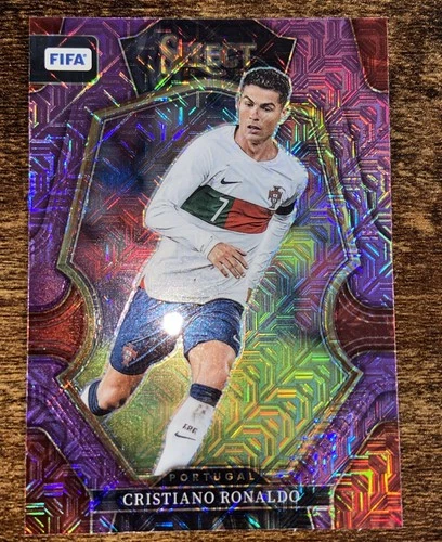 Cristiano Ronaldo 2022 Panini Select Mojo Purple #165