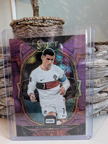 Cristiano Ronaldo 2022 Panini Select Purple Mojo