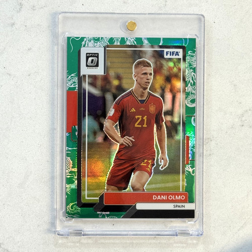 Dani Olmo 2022 Panini Donruss Optic Dragon Scale Prizm /8