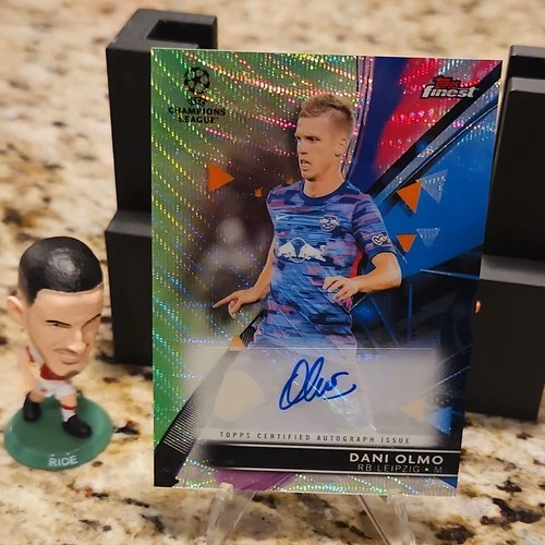 Dani Olmo 2021 Topps Finest Green Wave /99