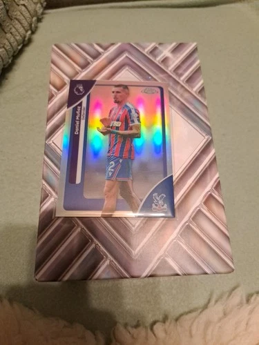 Daniel Muñoz 2026 Topps Premier League Chrome Refractor