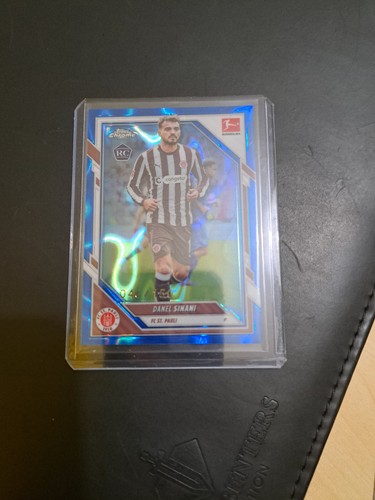 Daniel Sinani 2025 Topps Chrome Bundesliga Blue Lava /150