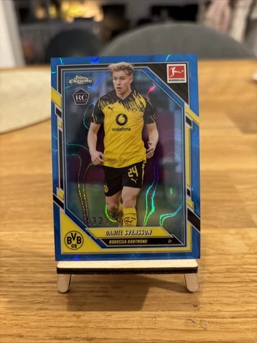 Daniel Svensson 2025 Topps Chrome Bundesliga Blue Wave /150