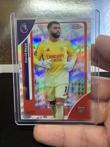 David Raya 2025 Topps Chrome Retrofractor /92