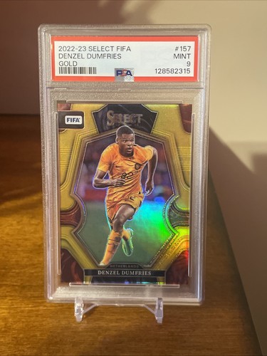 Denzel Dumfries 2022 Panini Select Gold Prizm /10