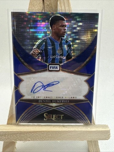 Denzel Dumfries 2024 Panini Seleziona FIFA Blue Prizm