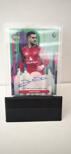 Diogo Dalot 2026 Topps Finest /75