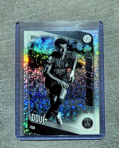 Désiré Doué 2025 Panini Merlin Chrome Blanco y Negro Brillo /75