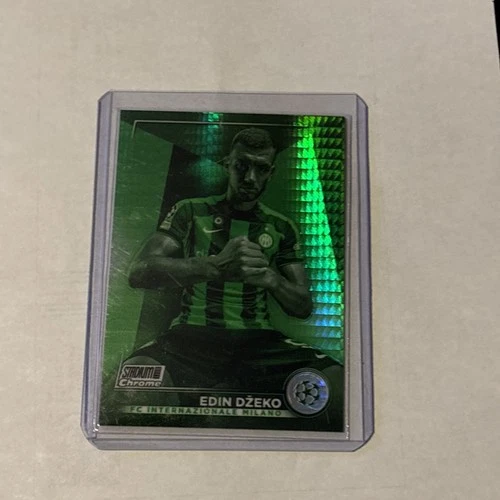 Edin Dzeko 2023 Topps Stadium Club Chrome Prism Refractor /199
