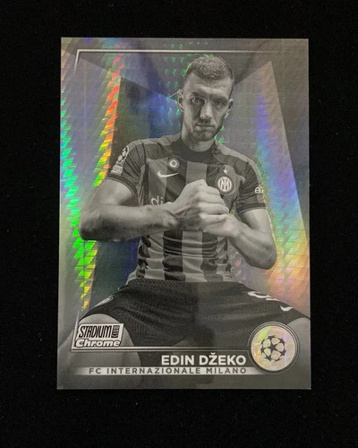 Edin Dzeko 2022 Topps Stadium Club Chrome White Black Prism /350