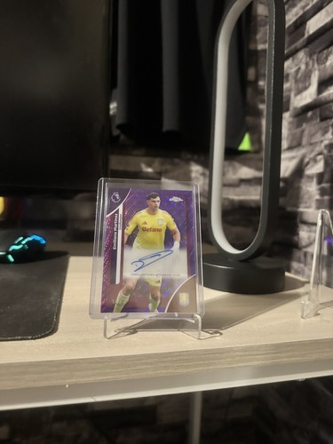 Emiliano Martinez 2026 Topps Chrome Premier League Purple Wave /75