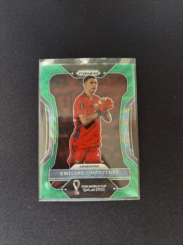Emiliano Martinez 2022 Panini Prizm World Cup Green Wave