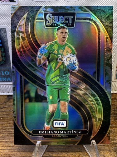 Emiliano Martinez 2024 Panini Seleziona FIFA Mimetico Prizm /135