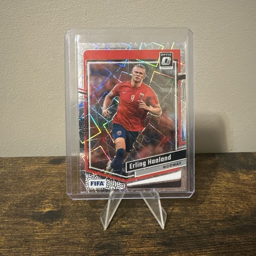 Erling Haaland 2023 Panini Donruss FIFA Optic Velocity Prizm