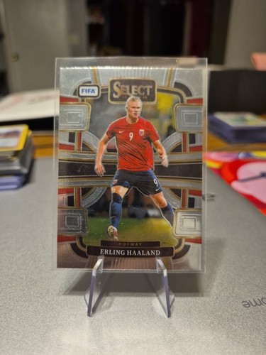 Erling Haaland 2023 Panini Select FIFA