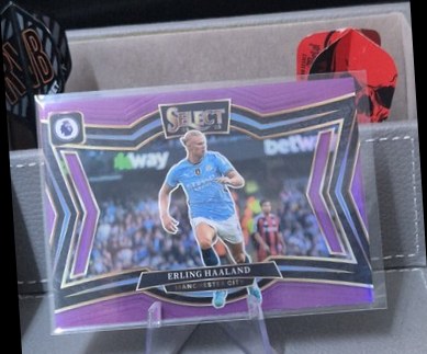 Erling Haaland 2024 Panini Select Purple Field Level /140