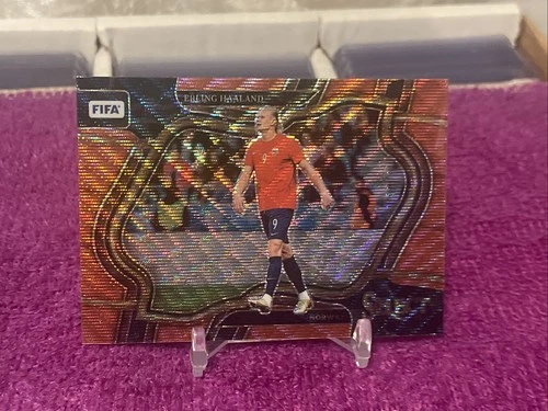 Erling Haaland 2022 Panini Select Red Wave Prizm