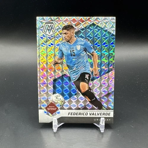 Federico Valverde 2021 Panini Mosaic FIFA Road to World Cup Prizm