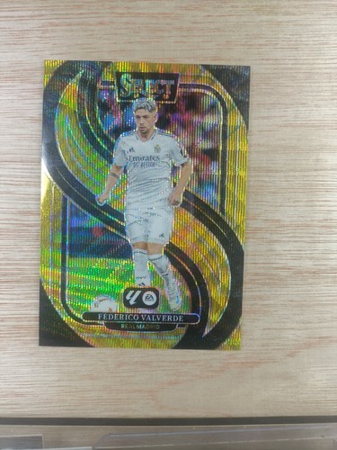 Federico Valverde 2024 Panini Select Gold Wave /10