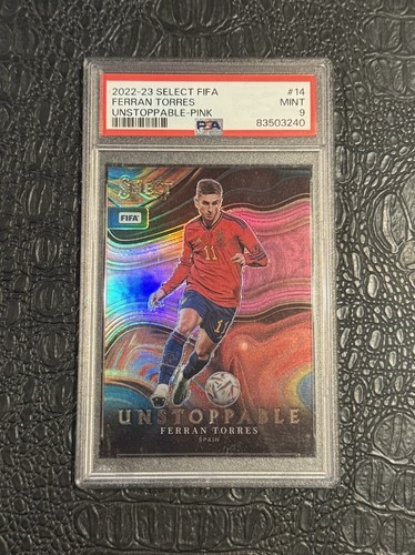 Ferran Torres 2022 Panini Select Pink Prizm /25