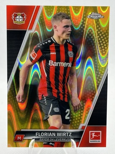 Florian Wirtz 2022 Topps Cromo Bundesliga Oro RayWave Refractor
