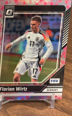 Florian Wirtz 2024 Panini Donruss FIFA Optic Plum Blossom Prizm