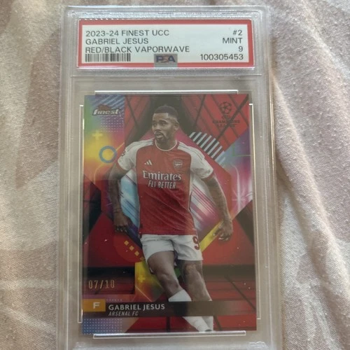 Gabriel Jesus 2023 Topps Finest Red/Black Vapor Wave /10