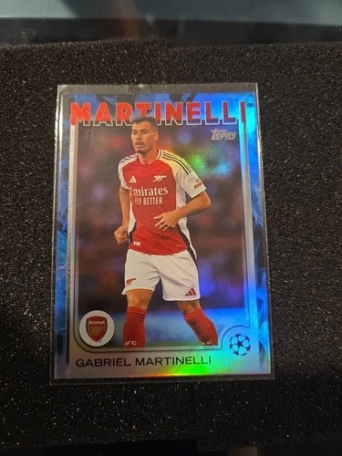 Gabriel Martinelli 2024 Topps UEFA Club Competizioni Foilboard Blu /125