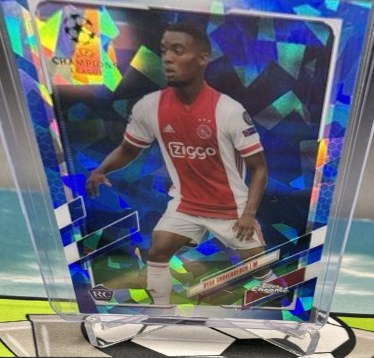 Gravenberch 2021 Topps Chrome Sapphire