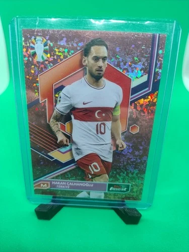 Hakan Calhanoglu 2024 Topps Finest Pesca /50