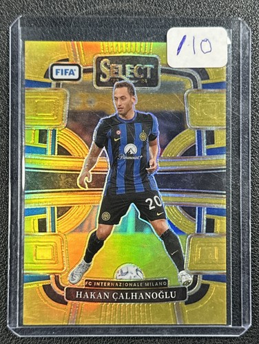 Hakan Calhanoglu 2023 Panini Select Gold Prizm /10