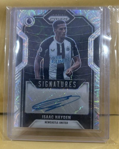 Isaac Hayden 2021 Panini Prizm