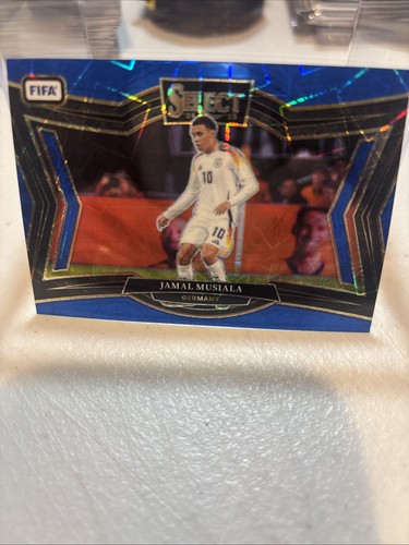 Jamal Musiala 2024 Panini Seleziona Fifa Blue Lazer Prizm
